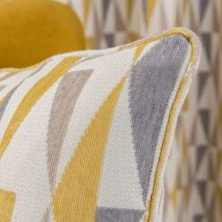 Elements Triangle Cushion -Elements 30668099 alt01